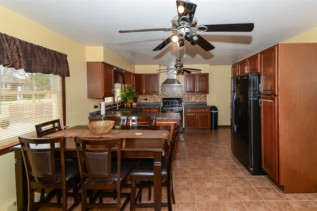 1744 E Algonquin Rd, Des Plaines, IL 60016 photo 9