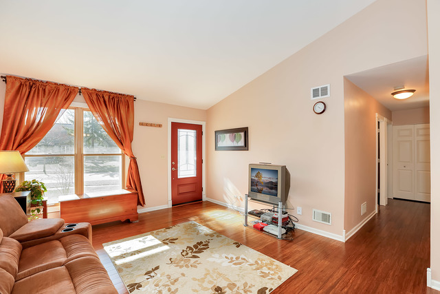 1210 Greenridge Ave, Algonquin, IL 60102 photo 3