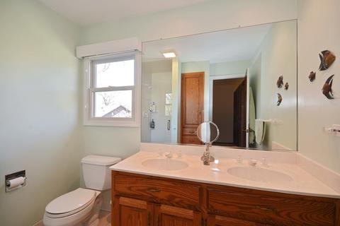 1701 Maple Ln, Wheaton, IL 60187 photo 15