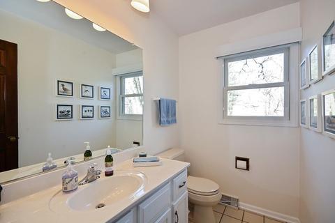 1701 Maple Ln, Wheaton, IL 60187 photo 17
