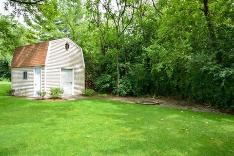 1701 Maple Ln, Wheaton, IL 60187 photo 24