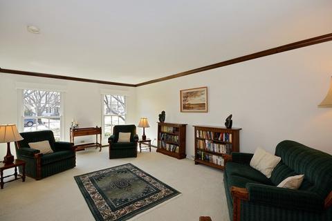 1701 Maple Ln, Wheaton, IL 60187 photo 2