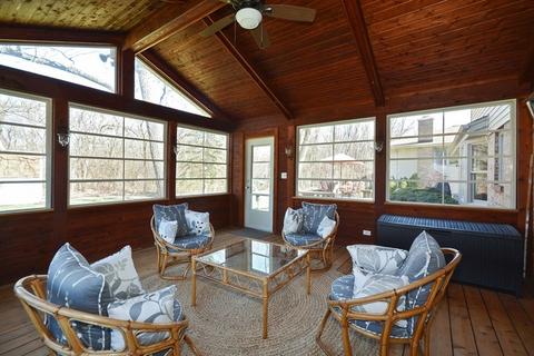 1701 Maple Ln, Wheaton, IL 60187 photo 18