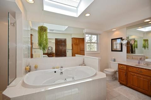 1701 Maple Ln, Wheaton, IL 60187 photo 11