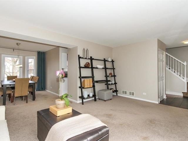 631 Regal Ln, Algonquin, IL 60102 photo 4