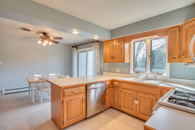 16400 S Mayleon Dr, Plainfield, IL 60586 photo 3