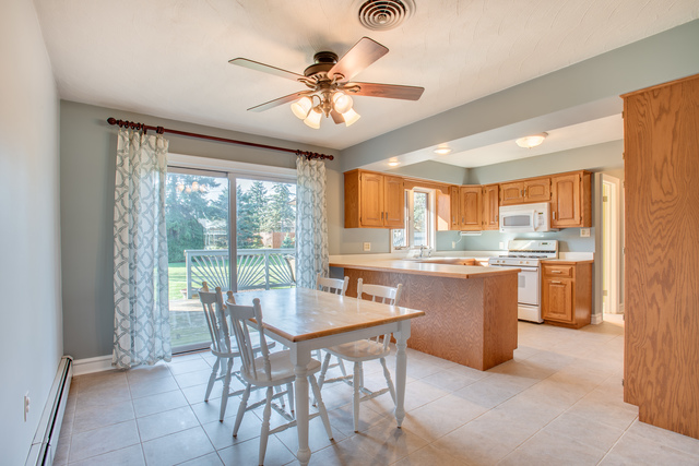 16400 S Mayleon Dr, Plainfield, IL 60586 photo 2