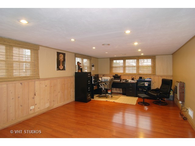566 Byrd Rd, Riverside, IL 60546 photo 12