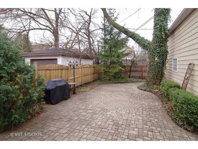 566 Byrd Rd, Riverside, IL 60546 photo 20
