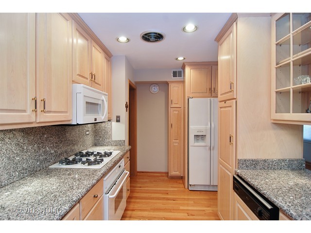 566 Byrd Rd, Riverside, IL 60546 photo 7