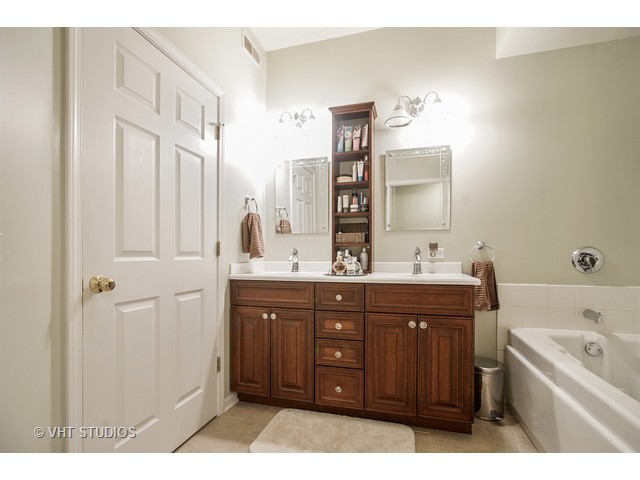3135 Town Square Dr #308, Rolling Meadows, IL 60008 photo 10