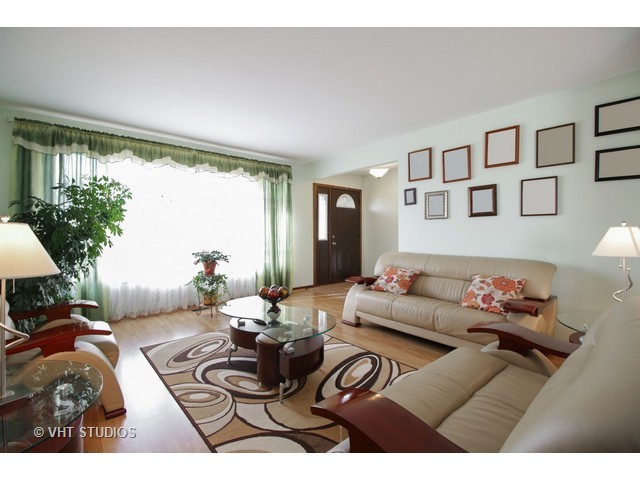 7932 W 79th Pl, Bridgeview, IL 60455 photo 10