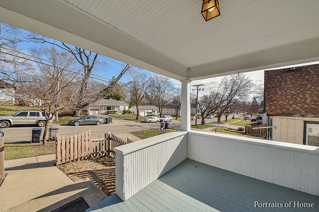 611 Bent St, Elgin, IL 60120 photo 2