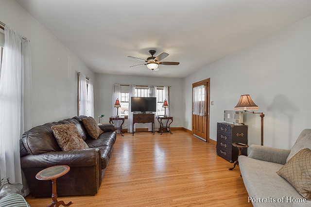 611 Bent St, Elgin, IL 60120 photo 4