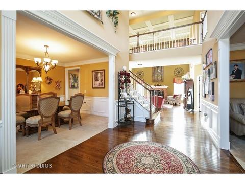 3549 Tournament Dr, Elgin, IL 60124 photo 2