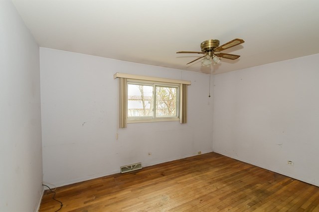 9433 Dee Rd, Des Plaines, IL 60016 photo 19