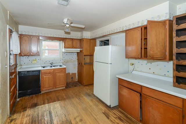 9433 Dee Rd, Des Plaines, IL 60016 photo 11
