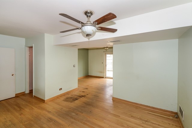 9433 Dee Rd, Des Plaines, IL 60016 photo 8