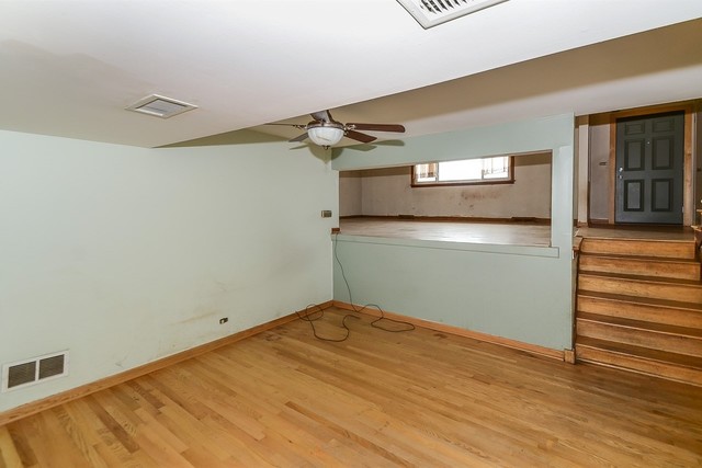 9433 Dee Rd, Des Plaines, IL 60016 photo 7