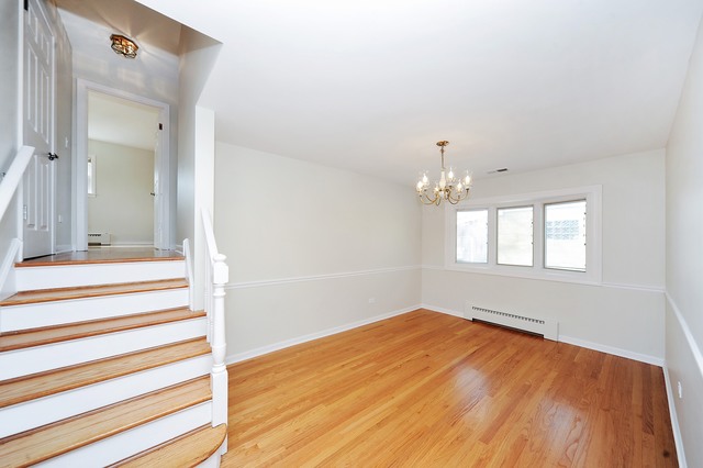 1203 W Pendleton Pl, Mount Prospect, IL 60056 photo 4