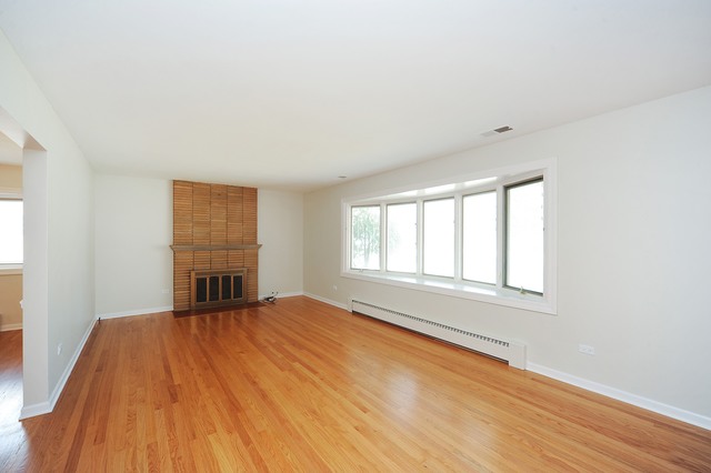 1203 W Pendleton Pl, Mount Prospect, IL 60056 photo 2