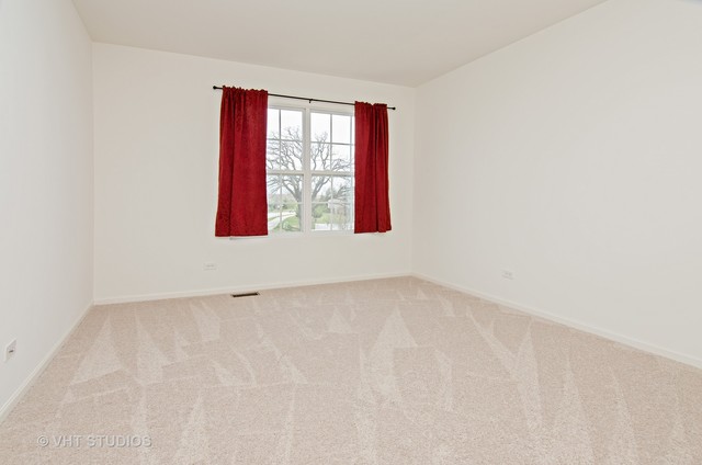 2805 Payton Xing, Mchenry, IL 60051 photo 8