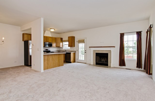 2805 Payton Xing, Mchenry, IL 60051 photo 3