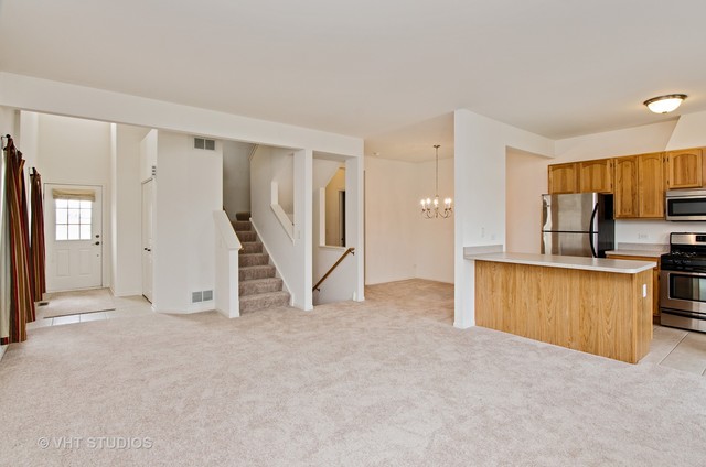 2805 Payton Xing, Mchenry, IL 60051 photo 4