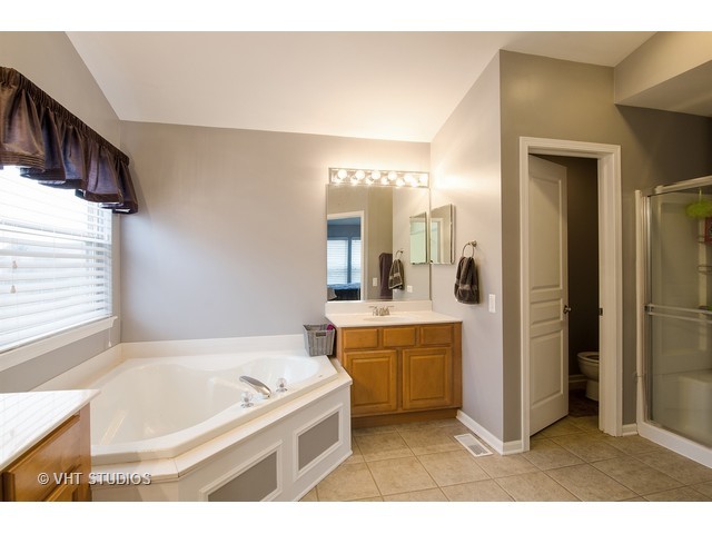 4491 Whitehall Ln, Algonquin, IL 60102 photo 9