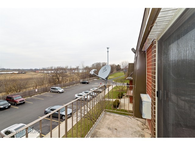 576 Fairway View Dr #3E, Wheeling, IL 60090 photo 9