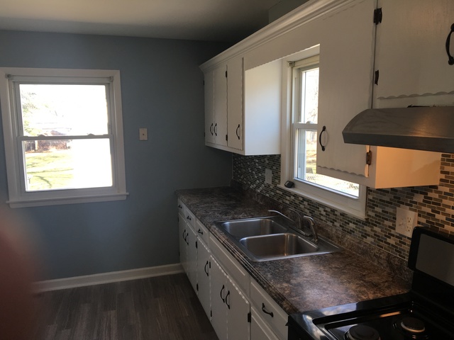 826 Schiller St, Elgin, IL 60123 photo 3