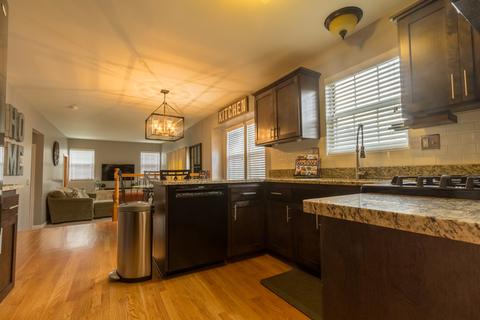 465 Cimarron Dr E, Aurora, IL 60504 photo 3