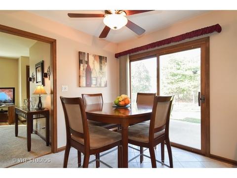 2034 Cromwell Dr, Wheaton, IL 60189 photo 4