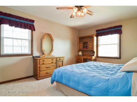 2034 Cromwell Dr, Wheaton, IL 60189 photo 11