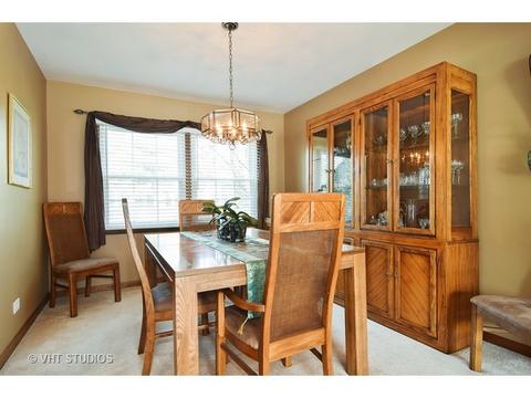 2034 Cromwell Dr, Wheaton, IL 60189 photo 5