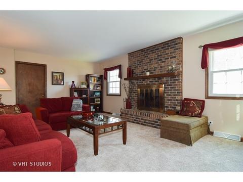2034 Cromwell Dr, Wheaton, IL 60189 photo 6