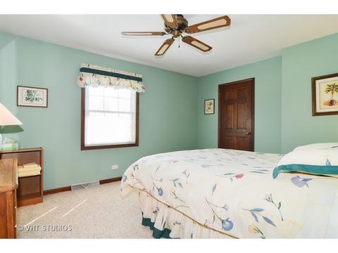 2034 Cromwell Dr, Wheaton, IL 60189 photo 13