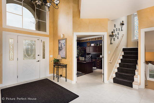 3408 White Eagle Dr, Naperville, IL 60564 photo 2