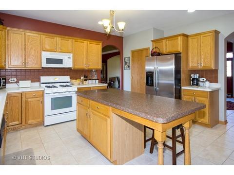 6300 Sequoia Ct, Plainfield, IL 60586 photo 4