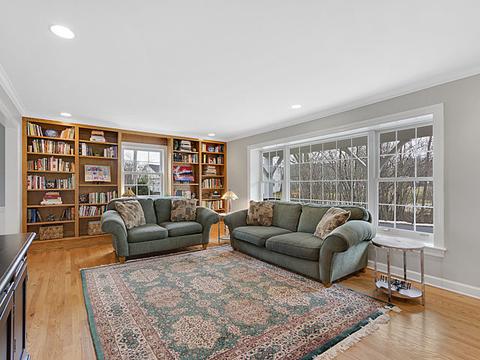 2100 Stirling Rd, Bannockburn, IL 60015 photo 2