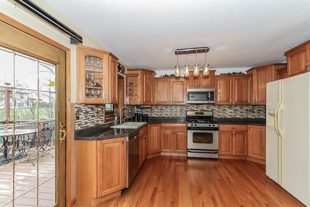 1008 Struckman Blvd, Bartlett, IL 60103 photo 3