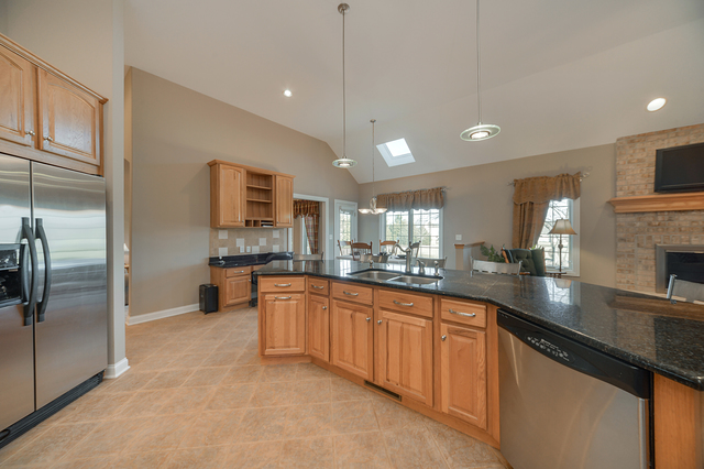 12533 Mitchell Dr, Plano, IL 60545 photo 8