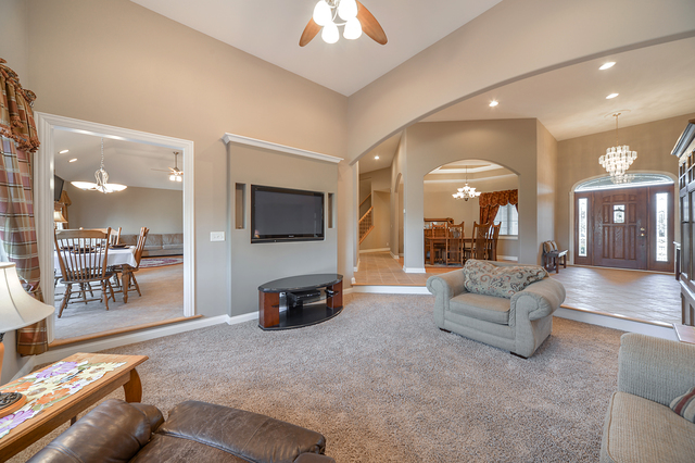 12533 Mitchell Dr, Plano, IL 60545 photo 4