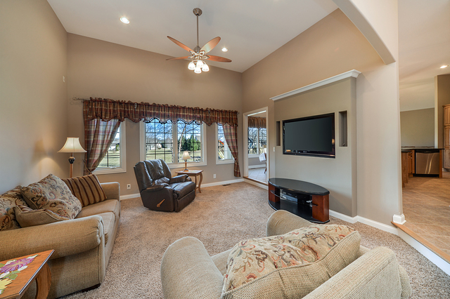 12533 Mitchell Dr, Plano, IL 60545 photo 5