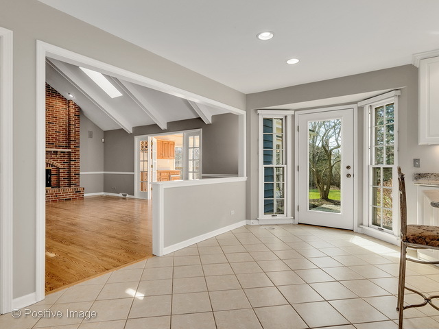 68 Hawkins Cir, Wheaton, IL 60189 photo 11