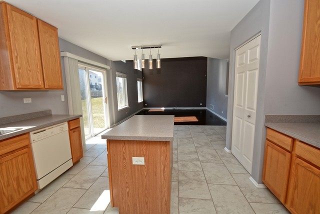 2043 Stephen St, Aurora, IL 60502 photo 11