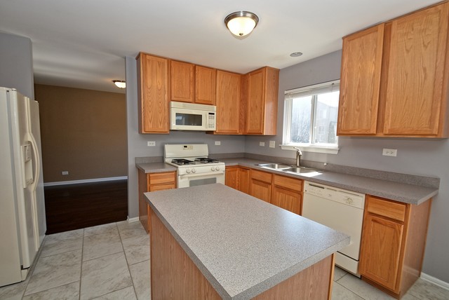 2043 Stephen St, Aurora, IL 60502 photo 9