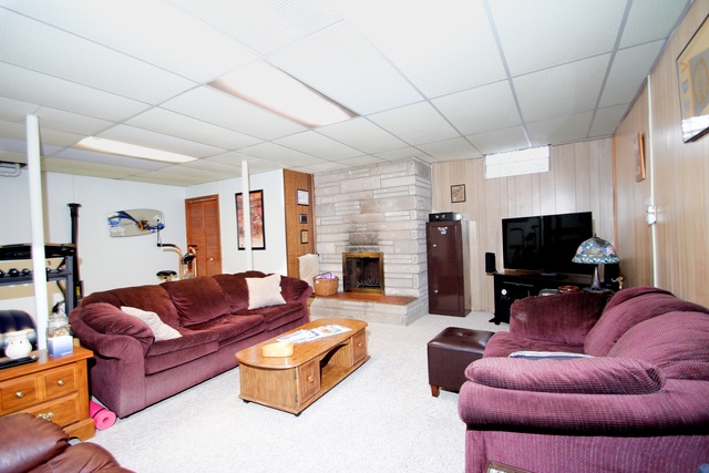 2 E Raymond Ave, Danville, IL 61832 photo 14