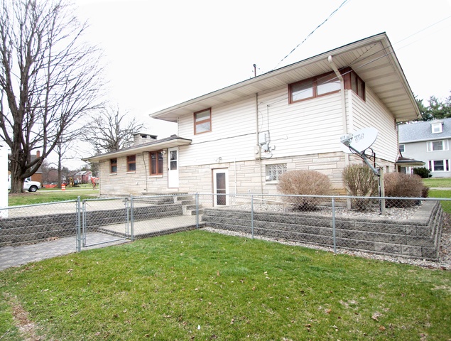 2 E Raymond Ave, Danville, IL 61832 photo 23