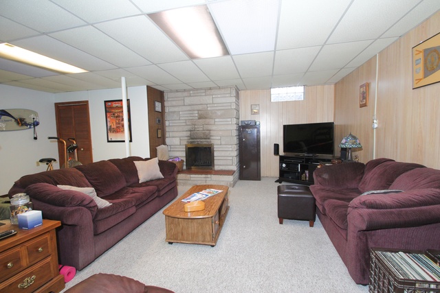 2 E Raymond Ave, Danville, IL 61832 photo 15